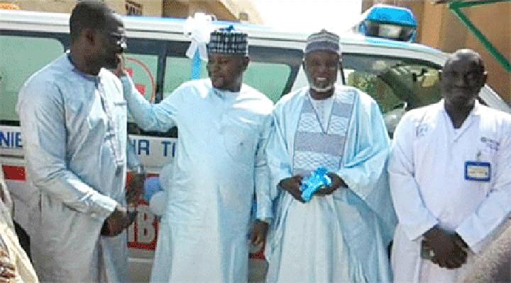 La SONIBANK offre une ambulance et des produits aux structures sanitaires de Tillabéri : Des appuis pour faciliter la prise en charge et les évacuations sanitaires des patients La SONIBANK offre une ambulance et des produits aux structures sanitaires de Tillabéri : Des appuis pour faciliter la prise en charge et les évacuations sanitaires des patients