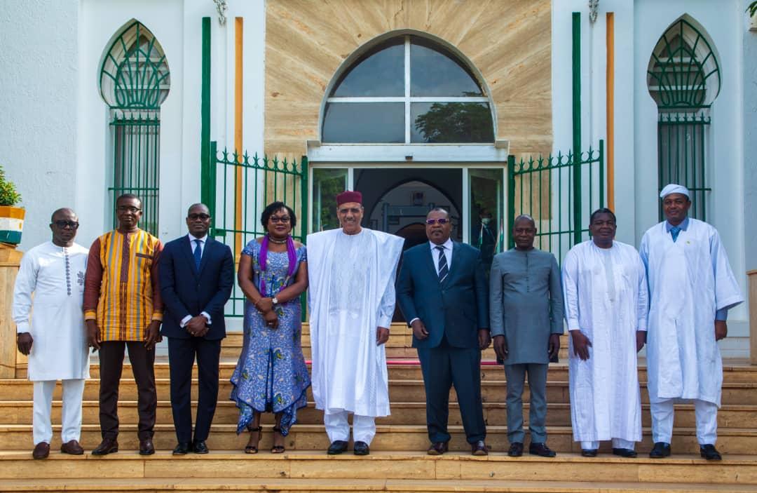 Niger : Le Président de la République reçoit les membres de la Cour de justice de l’UEMOA Niger : Le Président de la République reçoit les membres de la Cour de justice de l’UEMOA