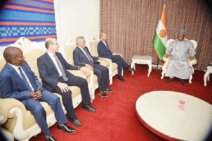 Au cabinet du Premier ministre : Le Chef du gouvernement reçoit une délégation du Fonds OPEP en mission au Niger Au cabinet du Premier ministre : Le Chef du gouvernement reçoit une délégation du Fonds OPEP en mission au Niger