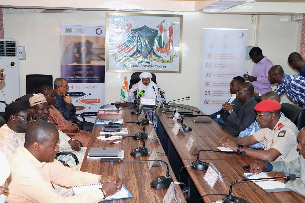 Niger : Installation officielle des membres du conseil d’administration du fonds d’appui à la justice (FAJ), suivie de sa 1ère session ordinaire Niger : Installation officielle des membres du conseil d’administration du fonds d’appui à la justice (FAJ), suivie de sa 1ère session ordinaire