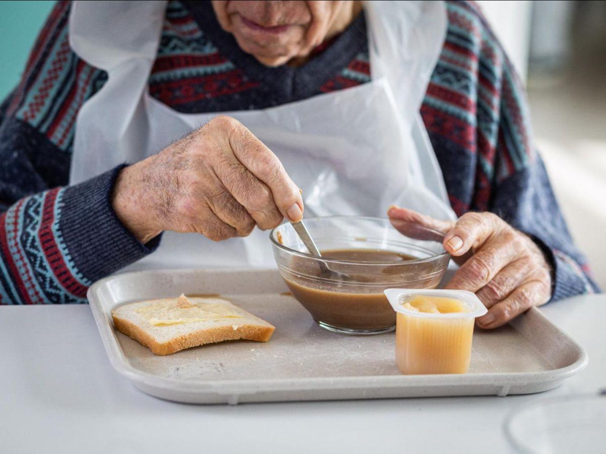 Qu’est-ce que la dénutrition chez les personnes âgées ? Qu’est-ce que la dénutrition chez les personnes âgées ?