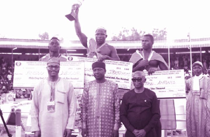 Fin de la 12ème édition du Tournoi de Lutte Africaine de la CEDEAO (TOLAC) : Le Niger s’impose au classement général et en individuel devant le Sénégal et le Nigéria Fin de la 12ème édition du Tournoi de Lutte Africaine de la CEDEAO (TOLAC) : Le Niger s’impose au classement général et en individuel devant le Sénégal et le Nigéria