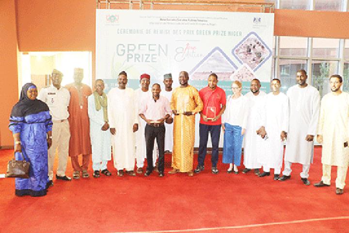 Remise des Prix Green Prize Niger : Trois entreprises récompensées pour leurs efforts dans la lutte contre le changement climatique Remise des Prix Green Prize Niger : Trois entreprises récompensées pour leurs efforts dans la lutte contre le changement climatique