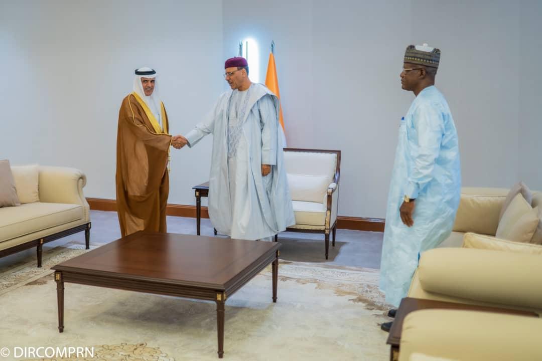 Le Président de la République reçoit l’ambassadeur du Royaume d’Arabie Saoudite au Niger Le Président de la République reçoit l’ambassadeur du Royaume d’Arabie Saoudite au Niger