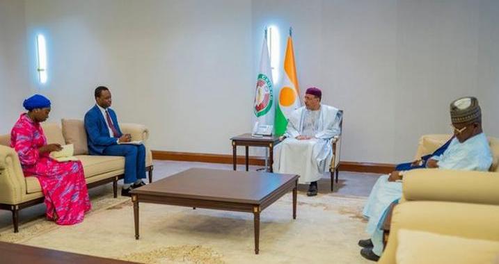 Niger : Le Président de la République rencontre l’administrateur pour le Niger au groupe de la Banque Mondiale Niger : Le Président de la République rencontre l’administrateur pour le Niger au groupe de la Banque Mondiale