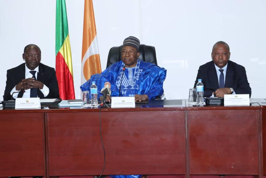 Niamey : Séance de travail entre le Premier Ministre et une délégation béninoise en visite de travail au Niger Niamey : Séance de travail entre le Premier Ministre et une délégation béninoise en visite de travail au Niger