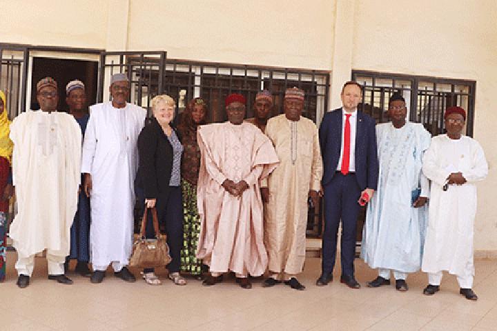 A l’Assemblée nationale : Audience suivie d’une séance de travail avec une délégation du groupe d’amitié parlementaire France-Niger A l’Assemblée nationale : Audience suivie d’une séance de travail avec une délégation du groupe d’amitié parlementaire France-Niger