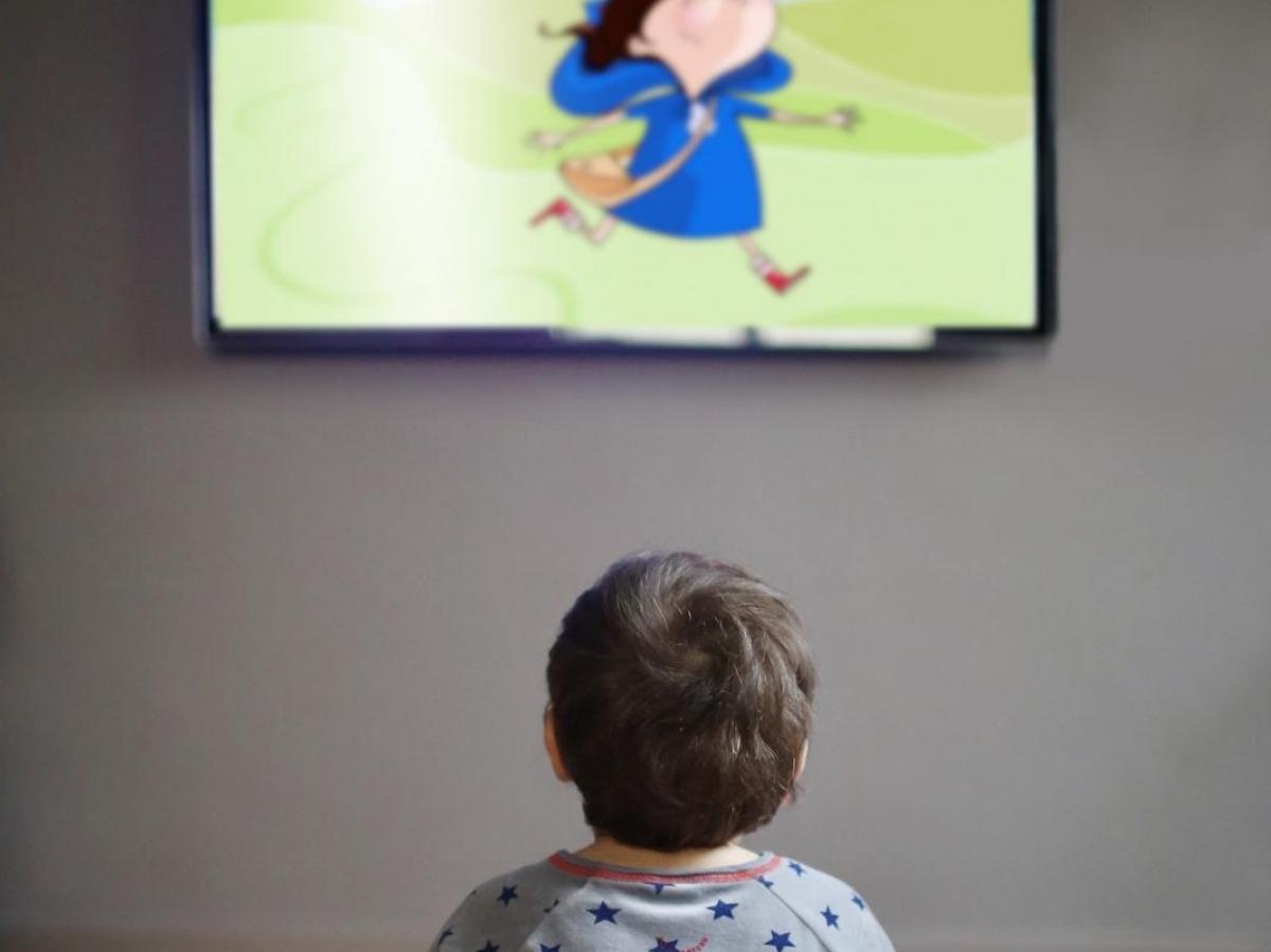 Enfants : regarder les écrans le matin avant l'école serait lié aux troubles du langage Enfants : regarder les écrans le matin avant l'école serait lié aux troubles du langage