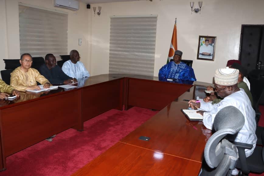 Niamey : le Premier Ministre reçoit les membres de la Confédération Générale du Patronat du Niger (CGPN) Niamey : le Premier Ministre reçoit les membres de la Confédération Générale du Patronat du Niger (CGPN)
