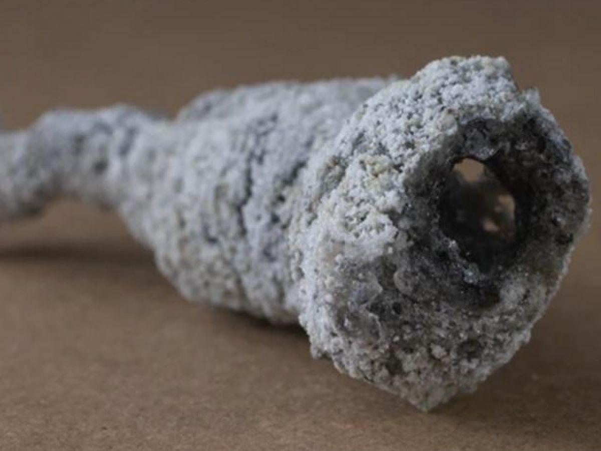 Un minéral inconnu sur Terre a été découvert dans de la fulgurite, un Un minéral inconnu sur Terre a été découvert dans de la fulgurite, un