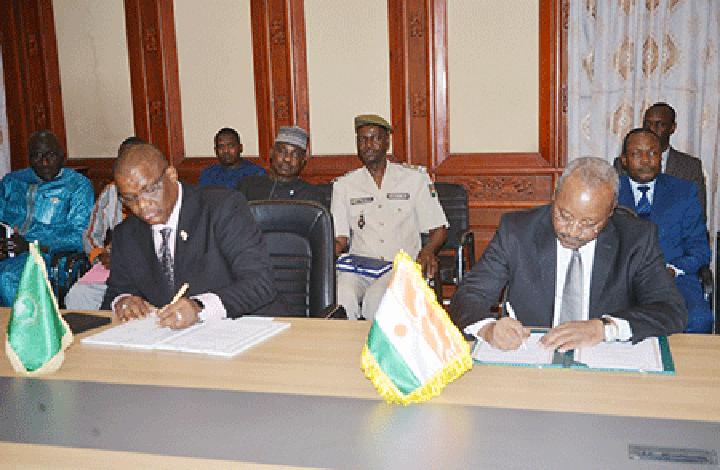 Coopération-climat : Signature d’un accord de siège entre la Commission Climat pour la Région du Sahel et le Gouvernement du Niger Coopération-climat : Signature d’un accord de siège entre la Commission Climat pour la Région du Sahel et le Gouvernement du Niger