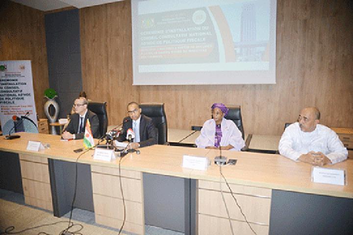Installation du Conseil Consultatif National de Politique Fiscale : Poursuite des réformes engagées pour une fiscalité de développement Installation du Conseil Consultatif National de Politique Fiscale : Poursuite des réformes engagées pour une fiscalité de développement