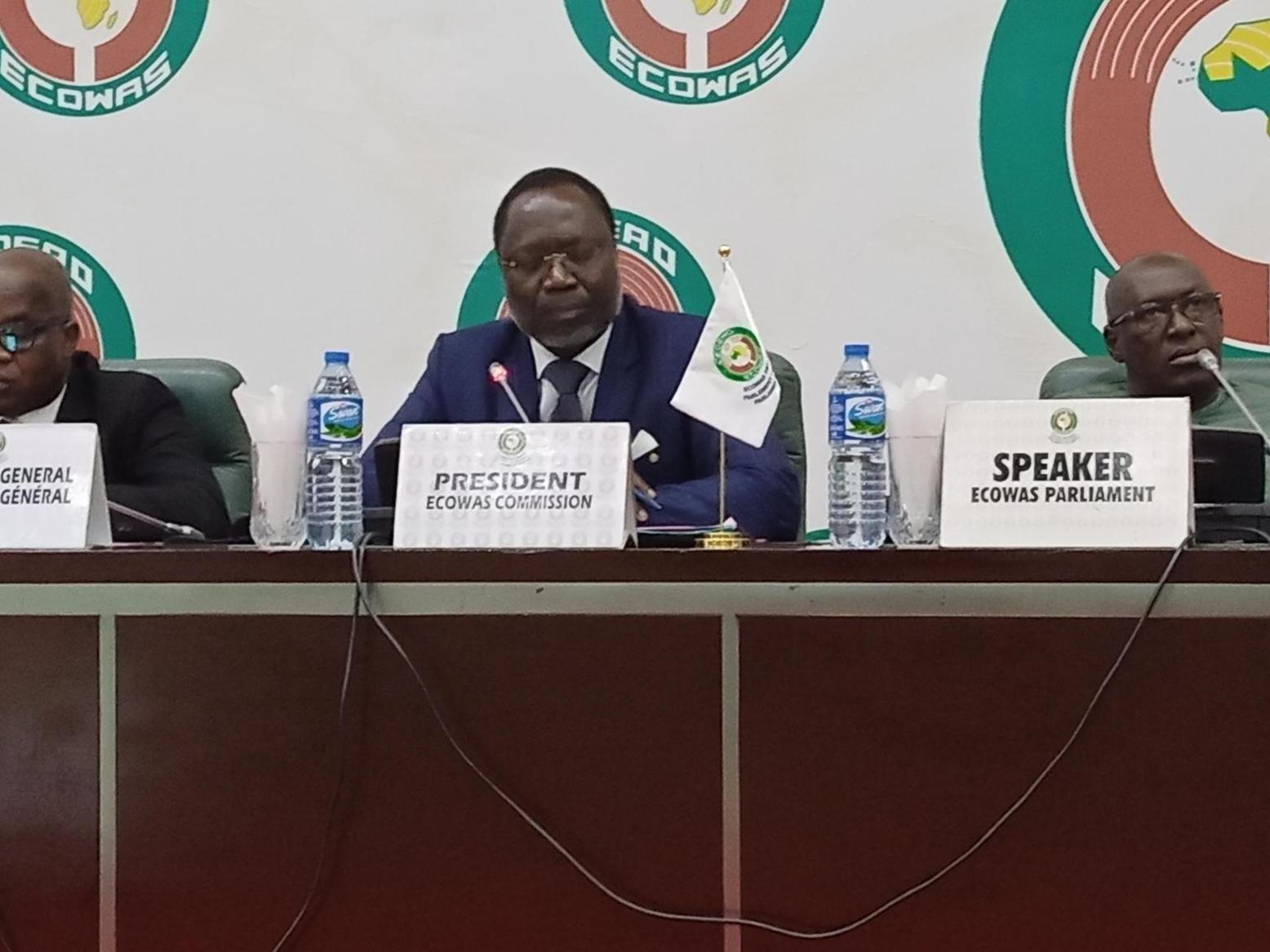 Abuja : Le président de la commission de la CEDEAO dresse l’état de la communauté devant les parlementaires de l'espace Abuja : Le président de la commission de la CEDEAO dresse l’état de la communauté devant les parlementaires de l'espace