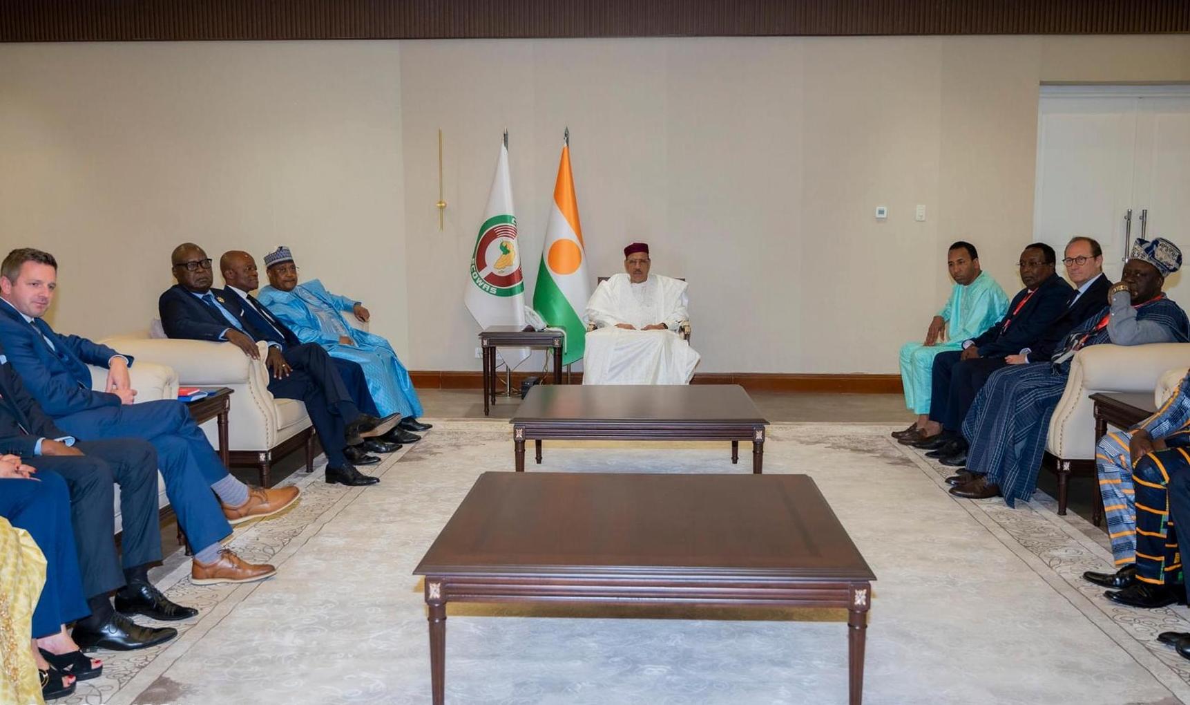 Parlement de la Francophonie : Une délégation de participants à la 29ème Assemblée Régionale Afrique de l’APF reçue par le président Mohamed Bazoum Parlement de la Francophonie : Une délégation de participants à la 29ème Assemblée Régionale Afrique de l’APF reçue par le président Mohamed Bazoum