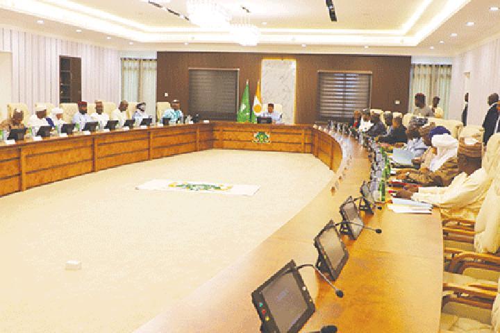 Au Conseil des ministres : Le gouvernement rétablit le 03 août, date de la proclamation de l’indépendance, comme Fête nationale Au Conseil des ministres : Le gouvernement rétablit le 03 août, date de la proclamation de l’indépendance, comme Fête nationale