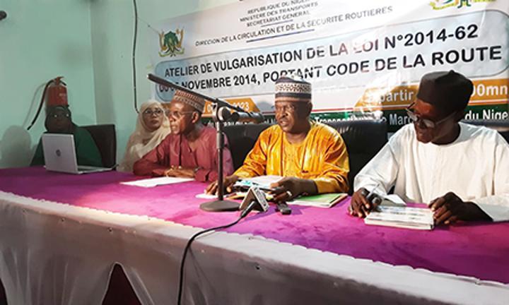 Atelier de vulgarisation de la loi portant code de la route : Pour une amélioration de la sécurité routière et la réduction des accidents Atelier de vulgarisation de la loi portant code de la route : Pour une amélioration de la sécurité routière et la réduction des accidents