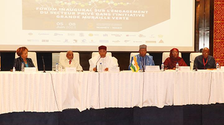 Fin des travaux du forum inaugural sur l’engagement du secteur privé dans l’initiative de la grande muraille verte : Les participants adoptent une déclaration dite «Déclaration de Niamey» Fin des travaux du forum inaugural sur l’engagement du secteur privé dans l’initiative de la grande muraille verte : Les participants adoptent une déclaration dite «Déclaration de Niamey»