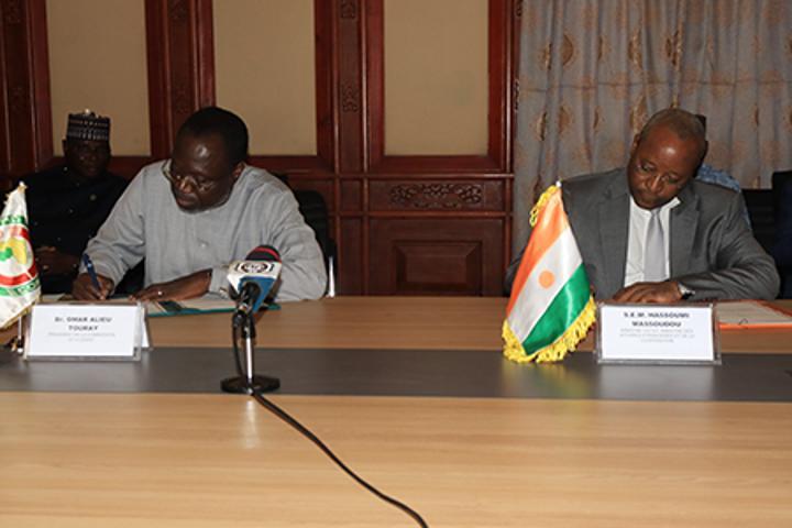 Signature d’Accord de siège au Ministère des affaires étrangères : Renforcement de la présence et la visibilité de la CEDEAO au Niger Signature d’Accord de siège au Ministère des affaires étrangères : Renforcement de la présence et la visibilité de la CEDEAO au Niger