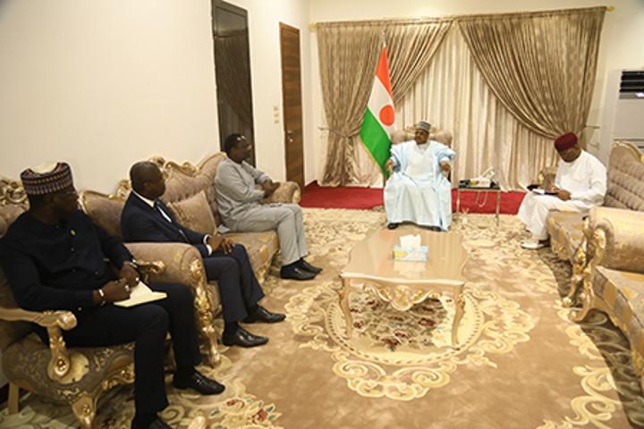 Au cabinet du président de l’Assemblée nationale : M. Seini Oumarou reçoit le président de la Commission de la CEDEAO Au cabinet du président de l’Assemblée nationale : M. Seini Oumarou reçoit le président de la Commission de la CEDEAO
