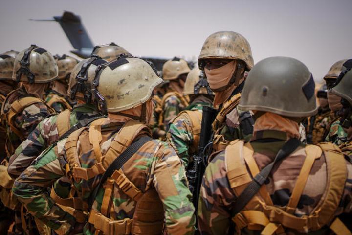 Diffa : plusieurs réseaux de ravitaillement des groupes armés terroristes démantelés et trois combattants se sont rendus Diffa : plusieurs réseaux de ravitaillement des groupes armés terroristes démantelés et trois combattants se sont rendus
