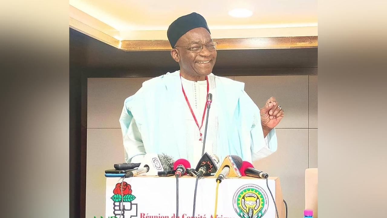 Clôture de la Réunion du comité Afrique de l’IS : le Tchadien Saleh Kebzabo élu nouveau Président du mouvement Clôture de la Réunion du comité Afrique de l’IS : le Tchadien Saleh Kebzabo élu nouveau Président du mouvement