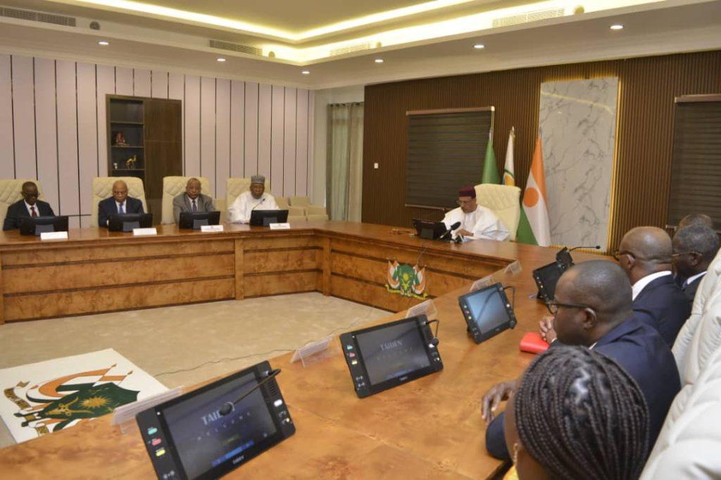 Présidence de la Conférence des Chefs d’Etat et de Gouvernement de l’UEMOA : Le Président Mohamed Bazoum dévoile la feuille de route de son mandat Présidence de la Conférence des Chefs d’Etat et de Gouvernement de l’UEMOA : Le Président Mohamed Bazoum dévoile la feuille de route de son mandat