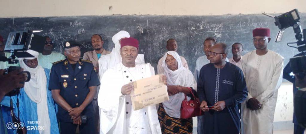 Lancement des épreuves du BAC session 2023 au titre de la Région d’Agadez : La région d’Agadez compte 4.317 candidats dont 2125 filles Lancement des épreuves du BAC session 2023 au titre de la Région d’Agadez : La région d’Agadez compte 4.317 candidats dont 2125 filles