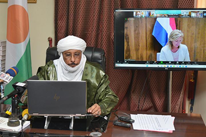 Réunion ministérielle virtuelle des membres-fondateurs et partenaires de la coalition d’action pour la justice : Le Niger a franchi un pas important avec le projet de Déclaration de la Coalition d’action pour la Justice, selon le ministre de la Justice, Garde des Sceaux. Réunion ministérielle virtuelle des membres-fondateurs et partenaires de la coalition d’action pour la justice : Le Niger a franchi un pas important avec le projet de Déclaration de la Coalition d’action pour la Justice, selon le ministre de la Justice, Garde des Sceaux.