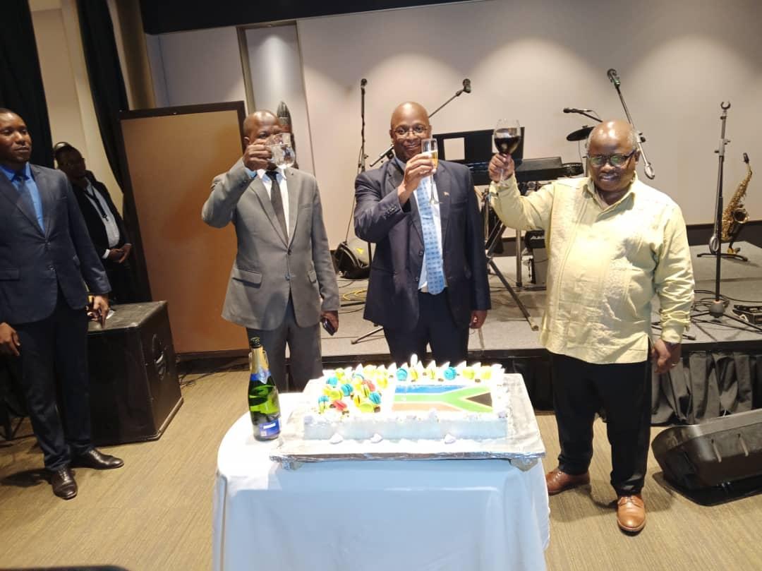 L’ambassade de l’Afrique du Sud à Niamey célèbre le 29ème anniversaire de la ‘’journée de la liberté’’ de son pays L’ambassade de l’Afrique du Sud à Niamey célèbre le 29ème anniversaire de la ‘’journée de la liberté’’ de son pays