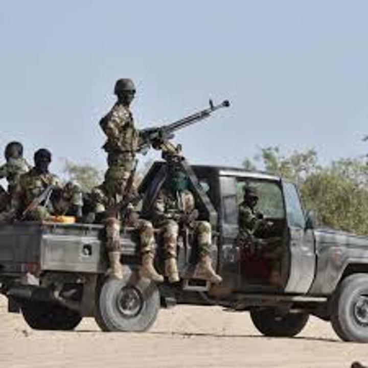 Deux individus complices et ravitailleurs de Boko Haram, plus un groupe de jeunes délinquants appréhendés par l’Armée nigérienne Deux individus complices et ravitailleurs de Boko Haram, plus un groupe de jeunes délinquants appréhendés par l’Armée nigérienne