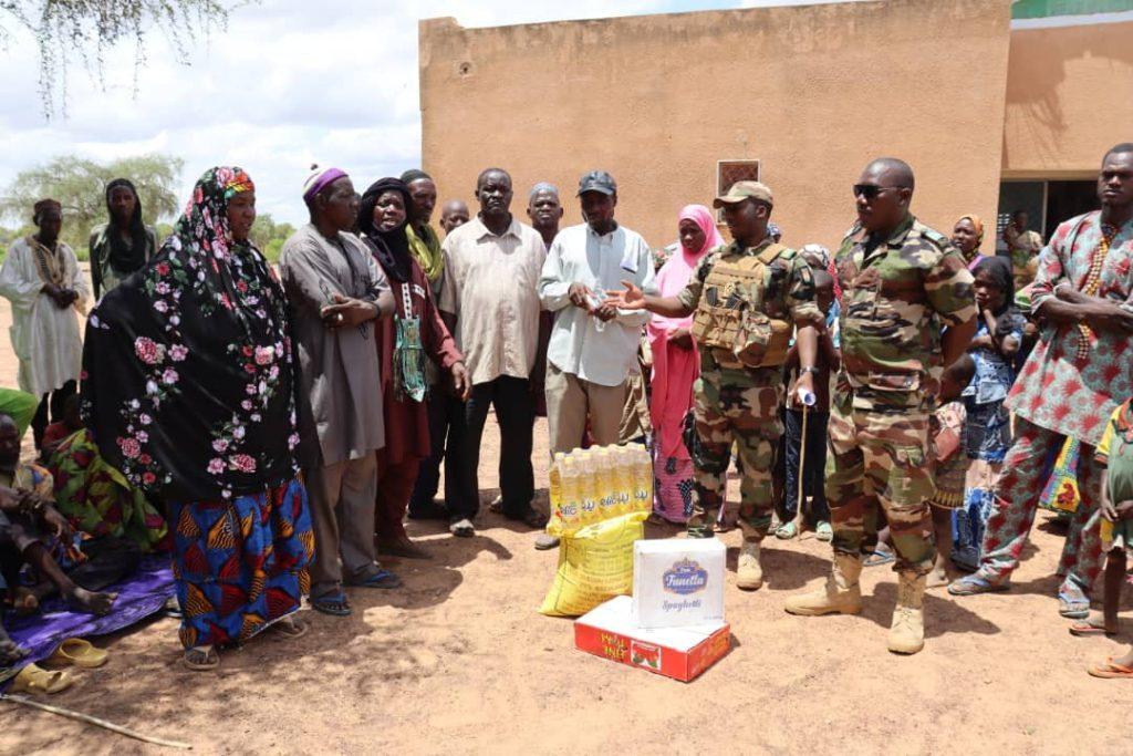 Activités civilo-militaires de l’opération Niya à Boni (Torodi) : Contribuer à l’amélioration des conditions de vie des populations Activités civilo-militaires de l’opération Niya à Boni (Torodi) : Contribuer à l’amélioration des conditions de vie des populations