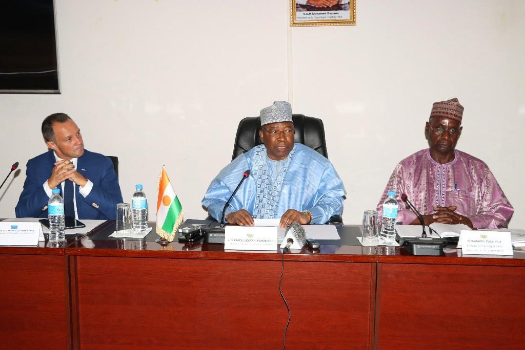 Niamey : Le Premier Ministre préside les assises du comité de pilotage du Programme Sectoriel de l’Education et de la Formation (PSEF) Niamey : Le Premier Ministre préside les assises du comité de pilotage du Programme Sectoriel de l’Education et de la Formation (PSEF)
