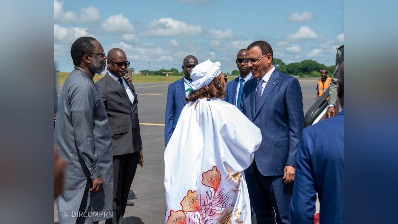 Visite de travail du Président de la République à Bissau : M. Mohamed Bazoum prendra part à la session ordinaire de la Conférence des Chefs d’Etat et de Gouvernement de la CEDEAO Visite de travail du Président de la République à Bissau : M. Mohamed Bazoum prendra part à la session ordinaire de la Conférence des Chefs d’Etat et de Gouvernement de la CEDEAO