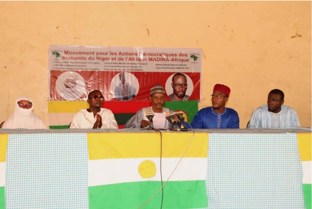 Déclaration du bureau par intérim du front de l’opposition politique nigérienne MADINA-AFRICA : Le Collectif décide de soutenir les actions du Président de la République Déclaration du bureau par intérim du front de l’opposition politique nigérienne MADINA-AFRICA : Le Collectif décide de soutenir les actions du Président de la République