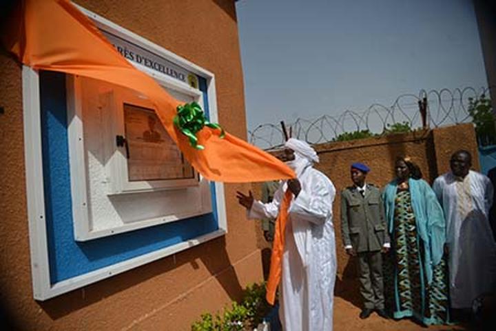 Cérémonie de distinctions au Prytanée Militaire de Niamey : Remise de cadeaux aux élèves méritants et inauguration du Palmarès de l’Excellence Cérémonie de distinctions au Prytanée Militaire de Niamey : Remise de cadeaux aux élèves méritants et inauguration du Palmarès de l’Excellence