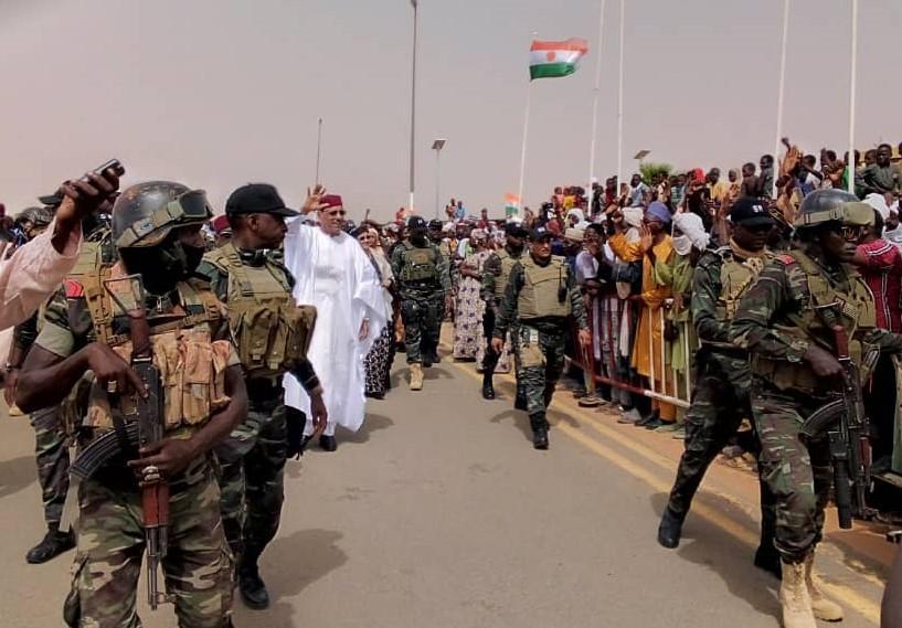Tahoua : Le Président de la République Mohamed Bazoum accueilli en grande pompe par les populations de l'Ader Tahoua : Le Président de la République Mohamed Bazoum accueilli en grande pompe par les populations de l'Ader