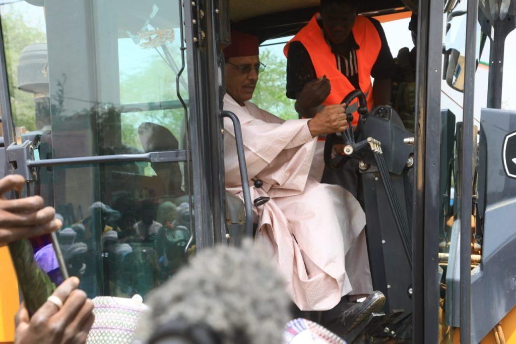 Réhabilitation de la RTA : Le Chef de l’Etat donne le coup d’envoi des travaux de la section Abalak-Tamaya Réhabilitation de la RTA : Le Chef de l’Etat donne le coup d’envoi des travaux de la section Abalak-Tamaya