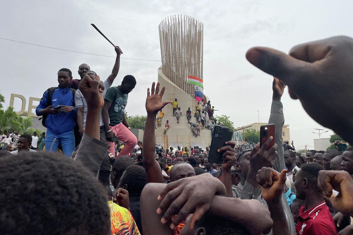 Coups d’État au Niger et en Ukraine: pour l'Occident, Coups d’État au Niger et en Ukraine: pour l'Occident,