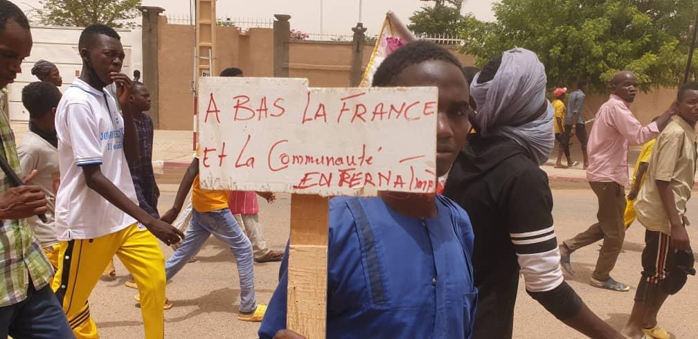 Agadez : plus d’un demi-million de personnes s’imposent en bouclier du Niger et soutiennent massivement le CNSP Agadez : plus d’un demi-million de personnes s’imposent en bouclier du Niger et soutiennent massivement le CNSP