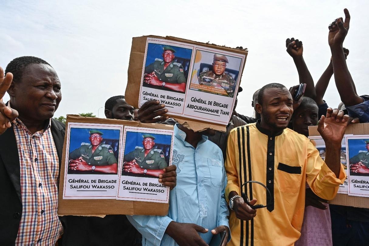sommet ouest-africain crucial, le régime militaire forme un gouvernement sommet ouest-africain crucial, le régime militaire forme un gouvernement