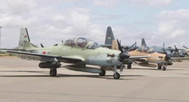 Niger - Mali : Des avions de combats déployés par Bamako et Ouagadougou, survol de la zone des trois frontières par des FAMA Niger - Mali : Des avions de combats déployés par Bamako et Ouagadougou, survol de la zone des trois frontières par des FAMA
