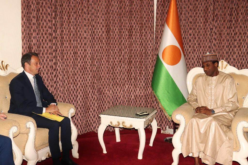 Le Premier ministre reçoit l'ambassadeur de l'Union Européenne au Niger Le Premier ministre reçoit l'ambassadeur de l'Union Européenne au Niger