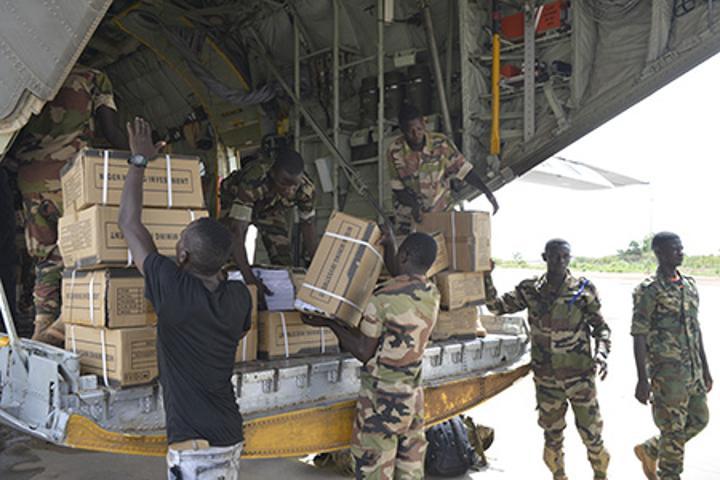 Préparatifs de la rentrée scolaire 2023-2024 : Près de 43 tonnes de fournitures scolaires acheminées par avion en direction des régions d’Agadez et de Diffa Préparatifs de la rentrée scolaire 2023-2024 : Près de 43 tonnes de fournitures scolaires acheminées par avion en direction des régions d’Agadez et de Diffa