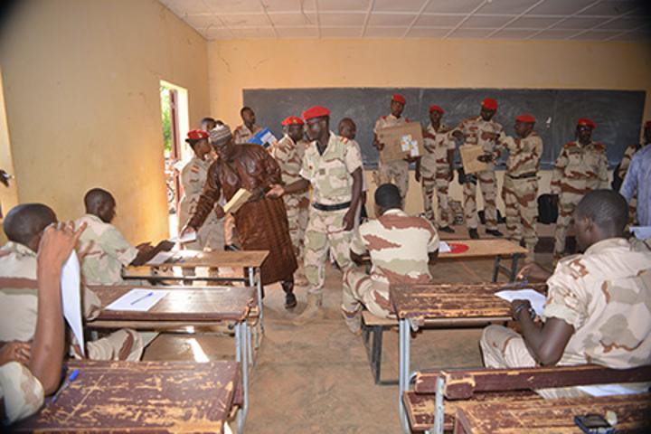 Recrutement d’Officiers et Sous-Officiers spécialistes à la GNN : 543 candidats subissent le test écrit pour un total de 115 places disponibles Recrutement d’Officiers et Sous-Officiers spécialistes à la GNN : 543 candidats subissent le test écrit pour un total de 115 places disponibles