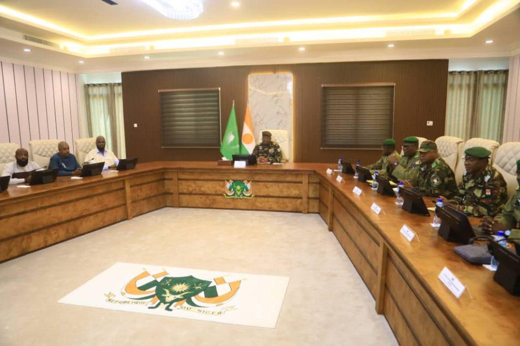 Au Cabinet du Président du Conseil National pour la Sauvegarde de la Patrie : « Quiconque s’attaquera à l’un de nos Chefs d’Etat patriotes répondra devant le peuple », déclare M. Stellio Gilles Robert Capo Chichi Au Cabinet du Président du Conseil National pour la Sauvegarde de la Patrie : « Quiconque s’attaquera à l’un de nos Chefs d’Etat patriotes répondra devant le peuple », déclare M. Stellio Gilles Robert Capo Chichi