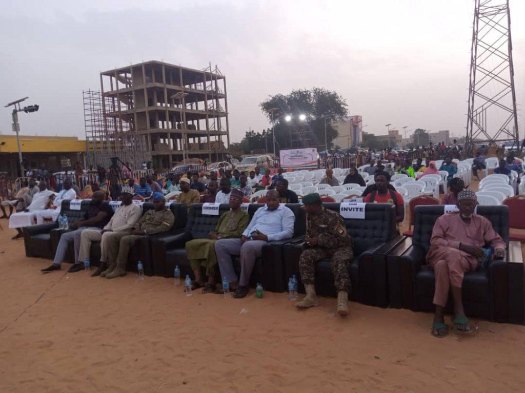 Niamey/mobilisation pour la défense de la Patrie : Le Rond point Francophonie désormais baptisé ‘’Rond point de la Patrie’’ Niamey/mobilisation pour la défense de la Patrie : Le Rond point Francophonie désormais baptisé ‘’Rond point de la Patrie’’