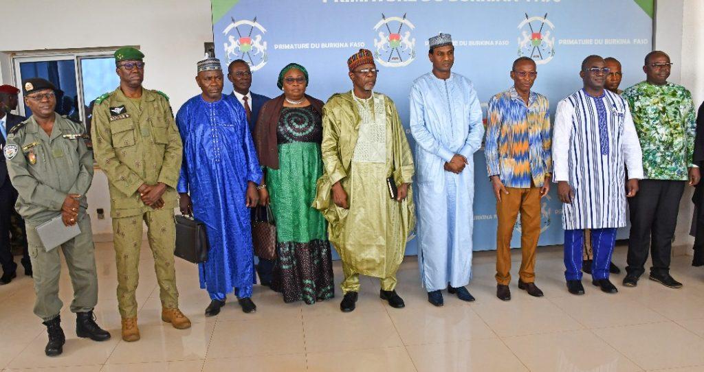 Visite de travail, samedi dernier, du Premier ministre au Burkina Faso : M. Ali Mahaman Lamine Zeine transmet un message du Président du CNSP, Chef de l’Etat au Président de la Transition du Burkina Faso Visite de travail, samedi dernier, du Premier ministre au Burkina Faso : M. Ali Mahaman Lamine Zeine transmet un message du Président du CNSP, Chef de l’Etat au Président de la Transition du Burkina Faso