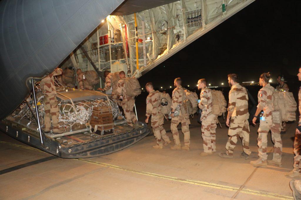 Désengagement des Forces françaises du Niger : Trois vols ont quitté Niamey avec des hommes et du matériel Désengagement des Forces françaises du Niger : Trois vols ont quitté Niamey avec des hommes et du matériel