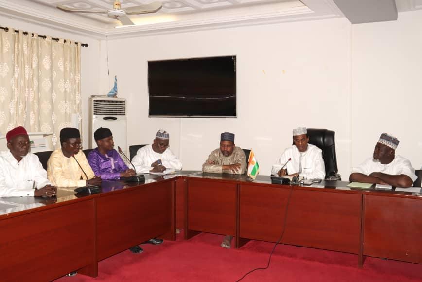 A la Primature : M. Lamine Zeine Ali Mahaman rencontre une délégation de la Fédération Nigérienne des personnes handicapées A la Primature : M. Lamine Zeine Ali Mahaman rencontre une délégation de la Fédération Nigérienne des personnes handicapées