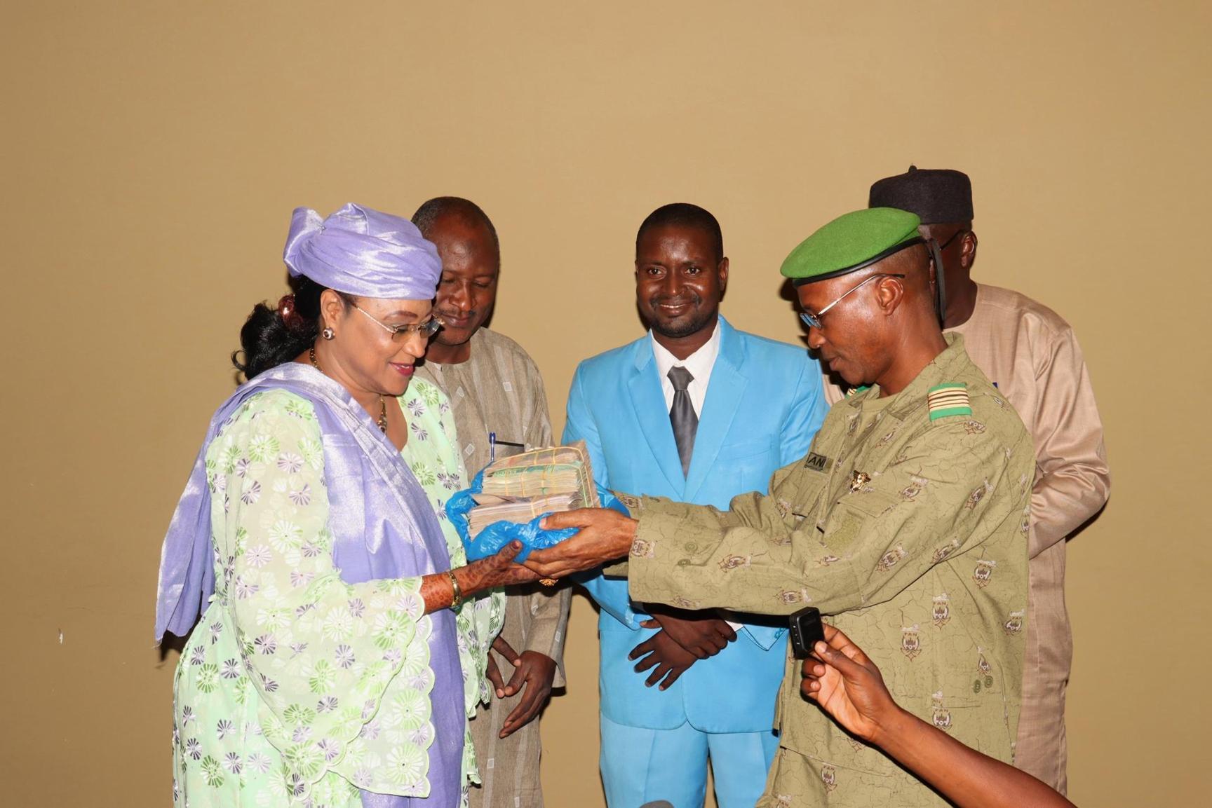 Niger : Plus de 62 millions CFA de contributions au FSSP dont 20 millions venant des membres du CNSP Niger : Plus de 62 millions CFA de contributions au FSSP dont 20 millions venant des membres du CNSP